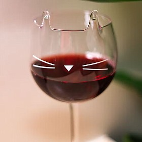 Copa de vino en forma de gato