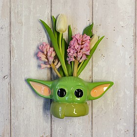 Florero de pared con forma de Baby Yoda