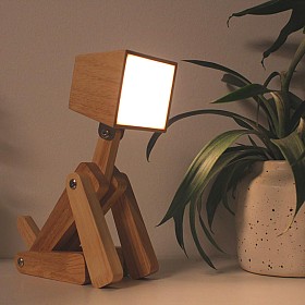 Lámpara de madera en forma de perro